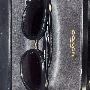 Coach Elegant Black Sunglasses